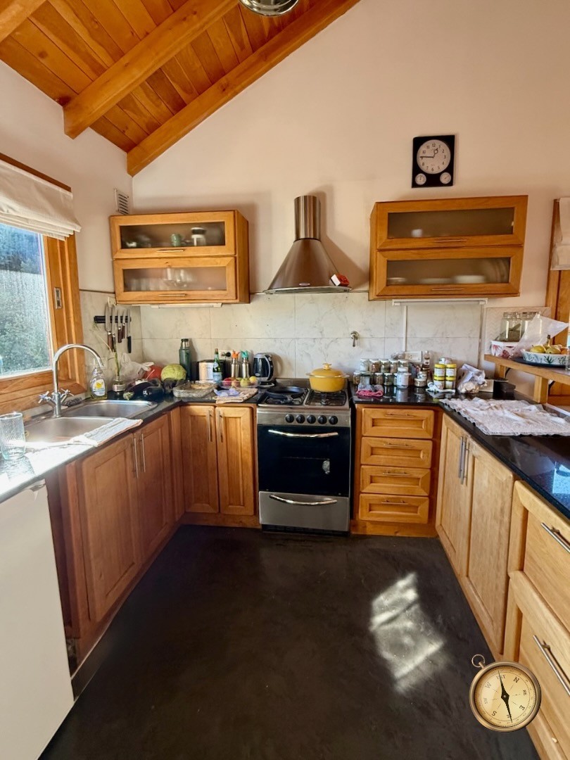 C263- Casa en PH de dos dormitorios y jardin -104 m2 en lote de 220 m2 - Barrio Bickel