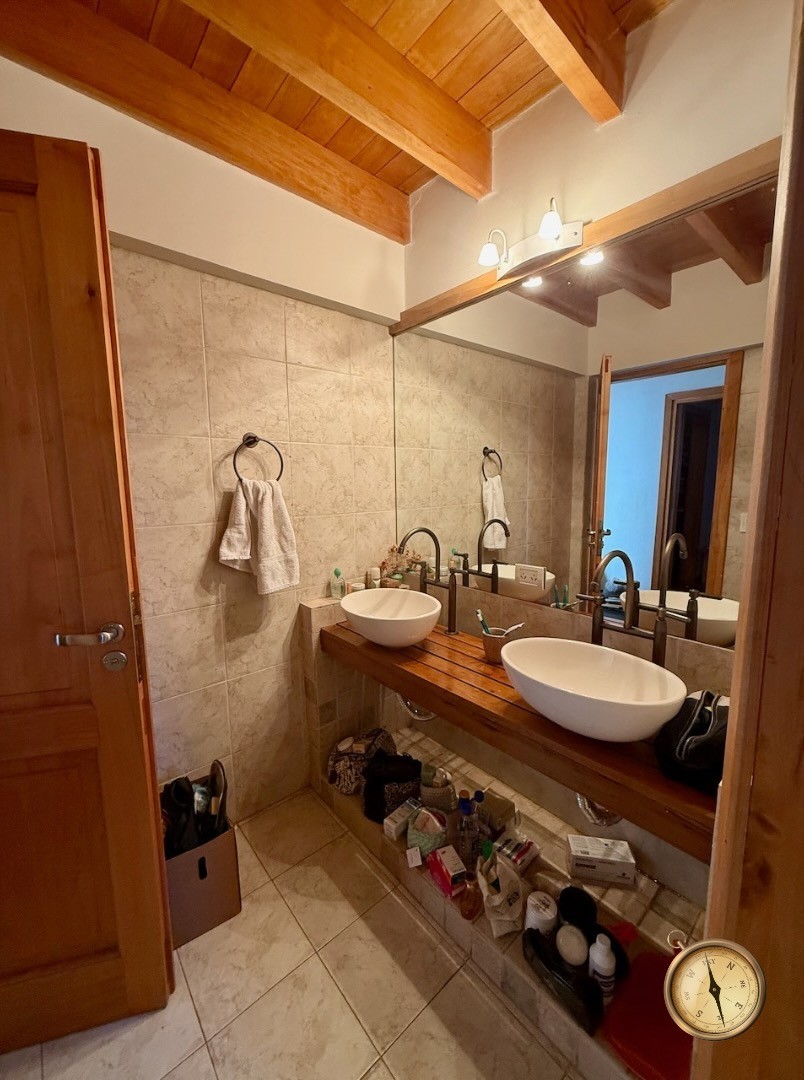 C263- Casa en PH de dos dormitorios y jardin -104 m2 en lote de 220 m2 - Barrio Bickel
