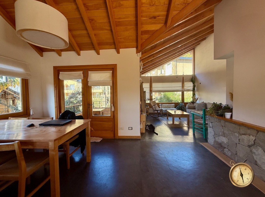 C263- Casa en PH de dos dormitorios y jardin -104 m2 en lote de 220 m2 - Barrio Bickel