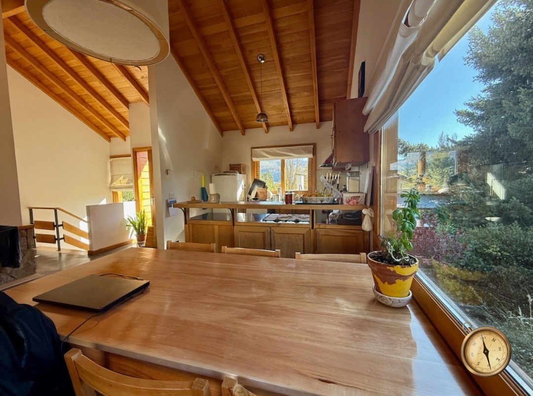 C263- Casa en PH de dos dormitorios y jardin -104 m2 en lote de 220 m2 - Barrio Bickel