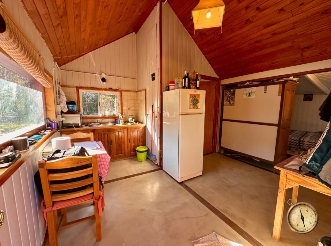 C266 - Casa de 3 dormitorios de 141 m2 mas cabaña  en Lote de 956 m2  - Ruca Hue