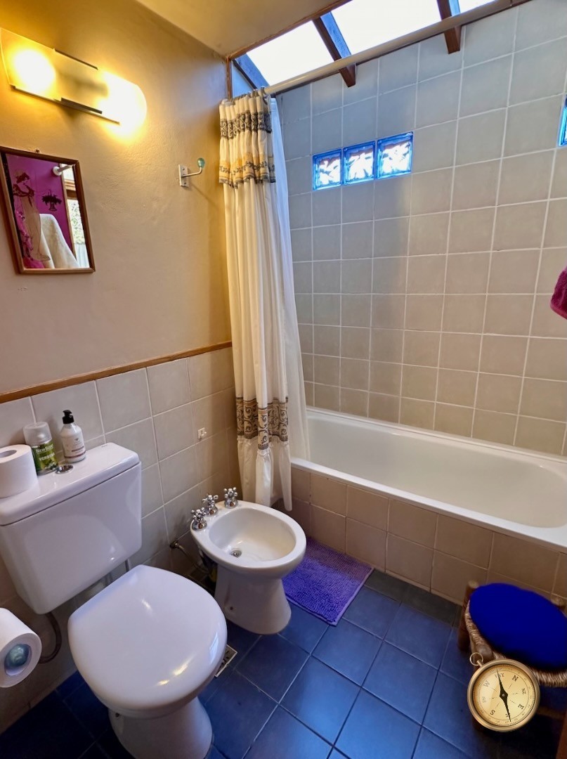 C266 - Casa de 3 dormitorios de 141 m2 mas cabaña  en Lote de 956 m2  - Ruca Hue