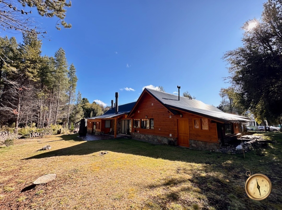 C268 - Exclusiva propiedad de 3 dormitorios de 200m2 en lote de 1430 m2 - Chihuallanca - Lago Lolog 