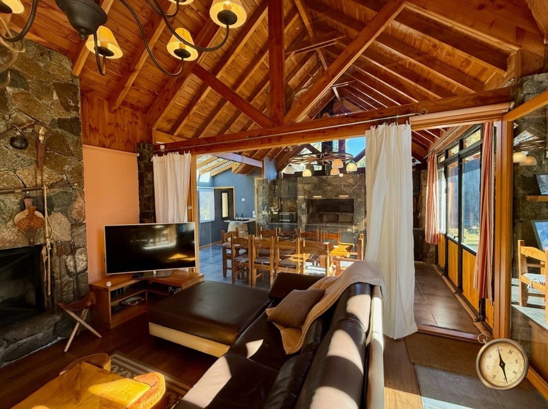C268 - Exclusiva propiedad de 3 dormitorios de 200m2 en lote de 1430 m2 - Chihuallanca - Lago Lolog 