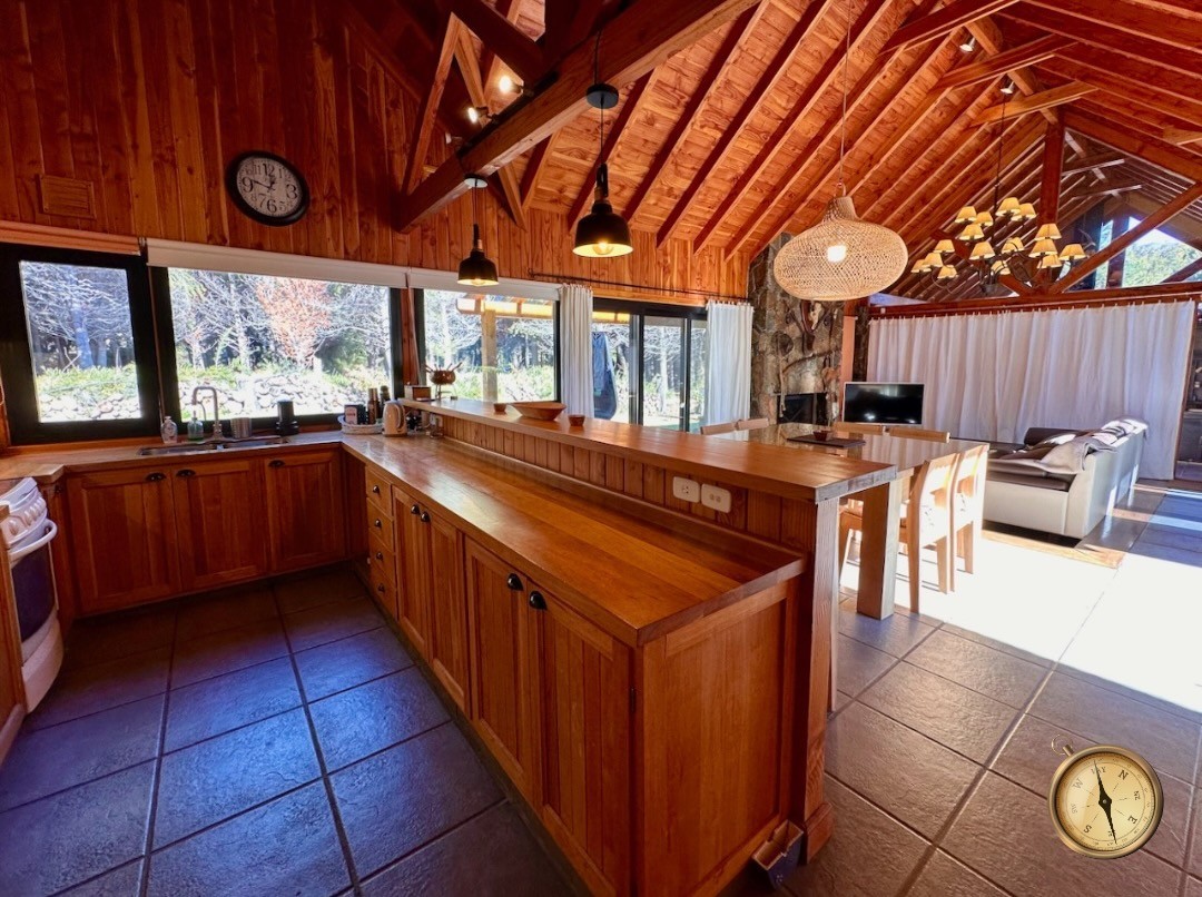 C268 - Exclusiva propiedad de 3 dormitorios de 200m2 en lote de 1430 m2 - Chihuallanca - Lago Lolog 