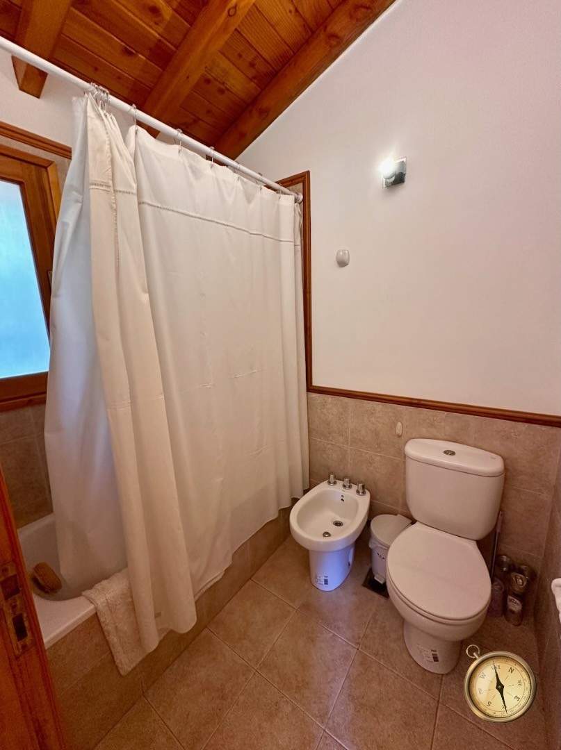 C268 - Exclusiva propiedad de 3 dormitorios de 200m2 en lote de 1430 m2 - Chihuallanca - Lago Lolog 
