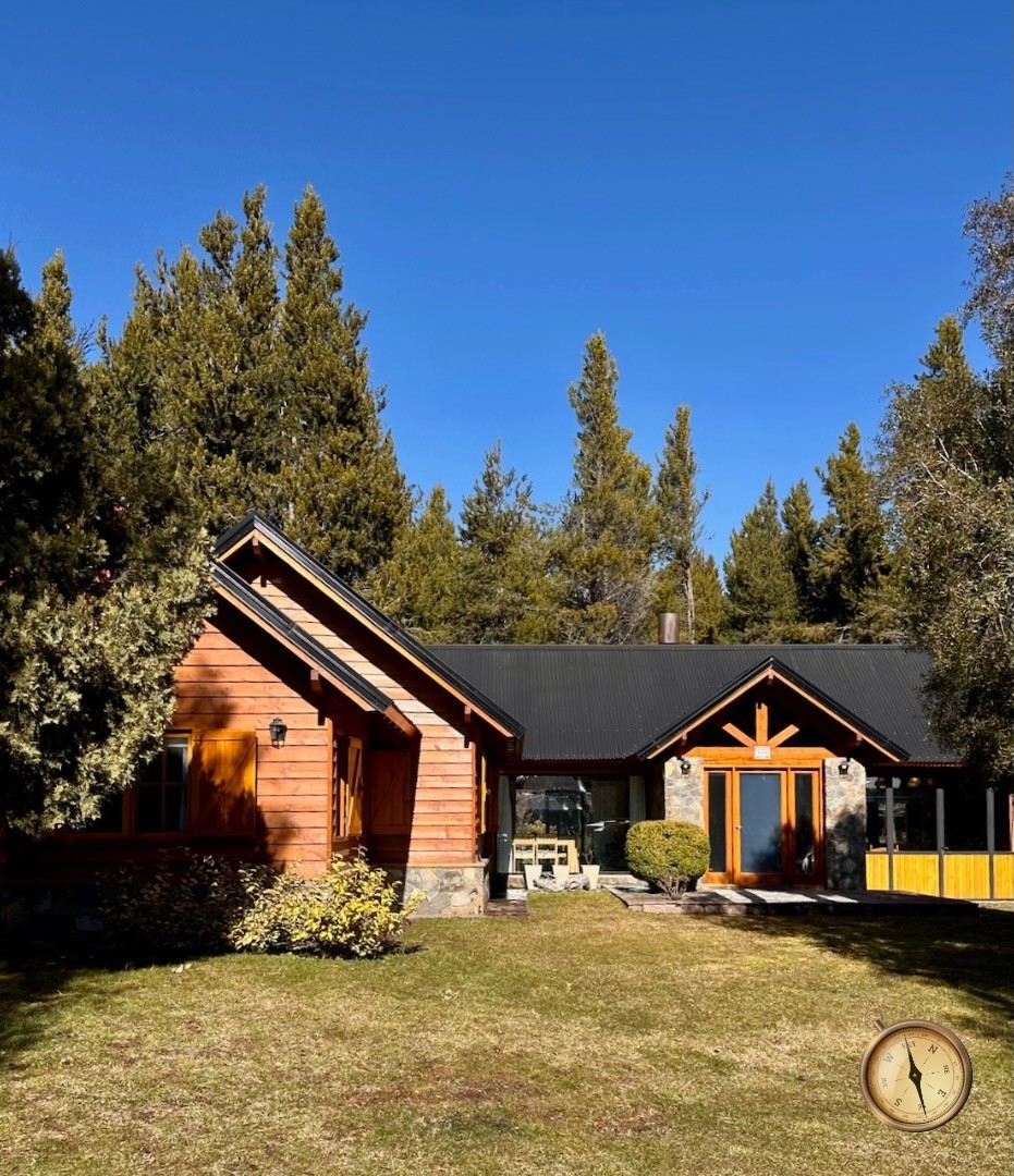 C268 - Exclusiva propiedad de 3 dormitorios de 200m2 en lote de 1430 m2 - Chihuallanca - Lago Lolog 