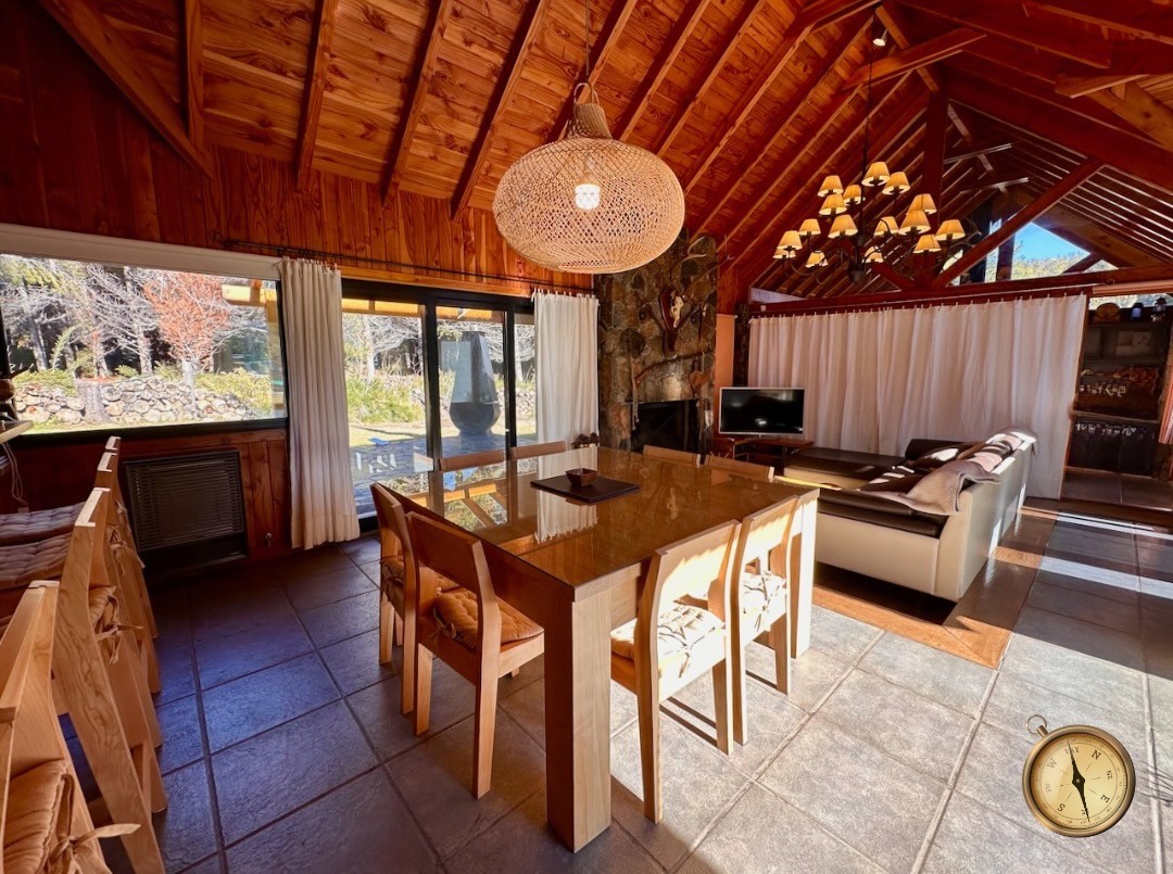 C268 - Exclusiva propiedad de 3 dormitorios de 200m2 en lote de 1430 m2 - Chihuallanca - Lago Lolog 