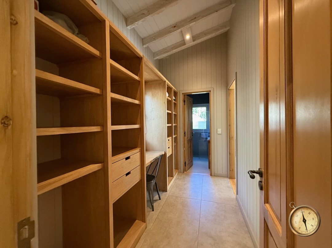 C269 - Excelente casa de 3 dormitorios mas cabaña  - Valle Escondido