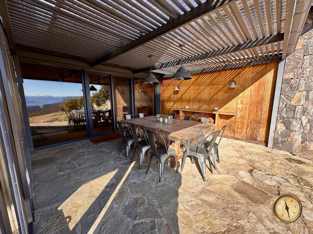 C269 - Excelente casa de 3 dormitorios mas cabaña  - Valle Escondido
