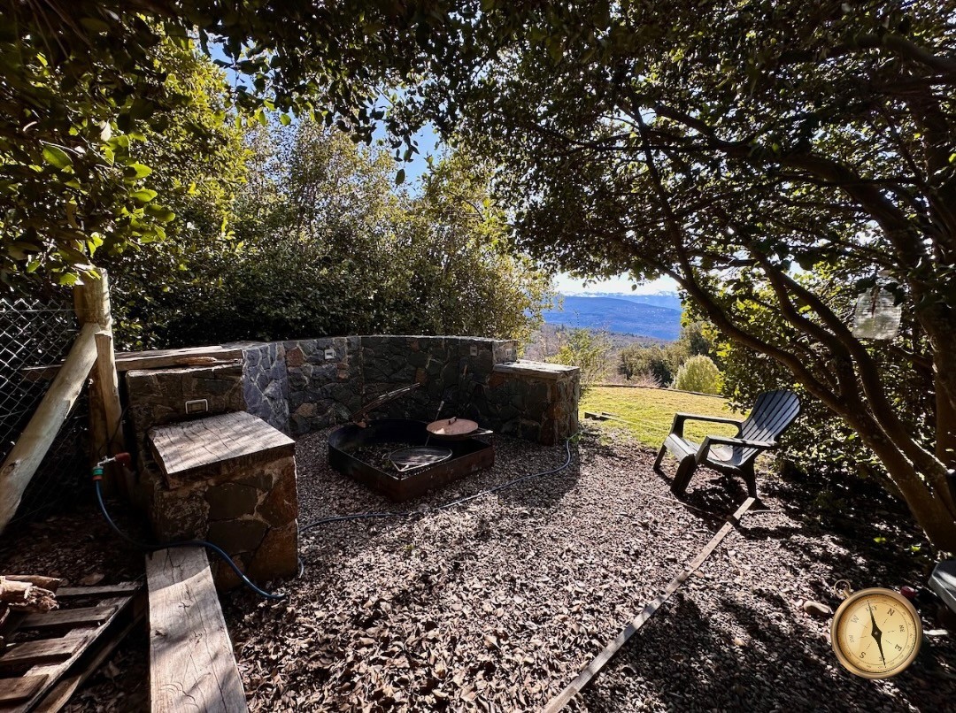 C269 - Excelente casa de 3 dormitorios mas cabaña  - Valle Escondido