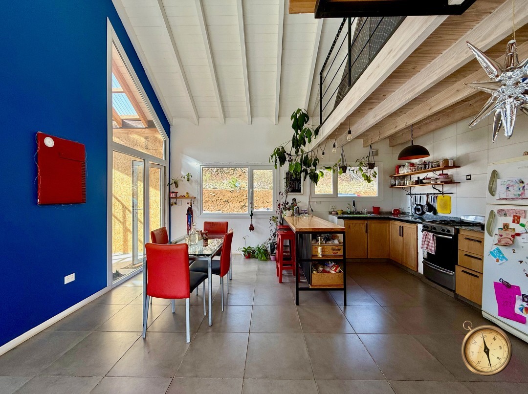 C270 - Casa de 3 dormitorios - 170 m2  en Lote de 2500 m2  - Los Riscos