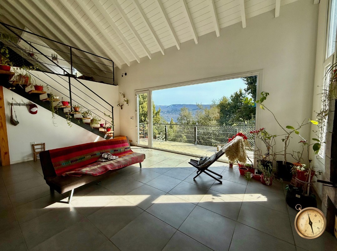 C270 - Casa de 3 dormitorios - 170 m2  en Lote de 2500 m2  - Los Riscos