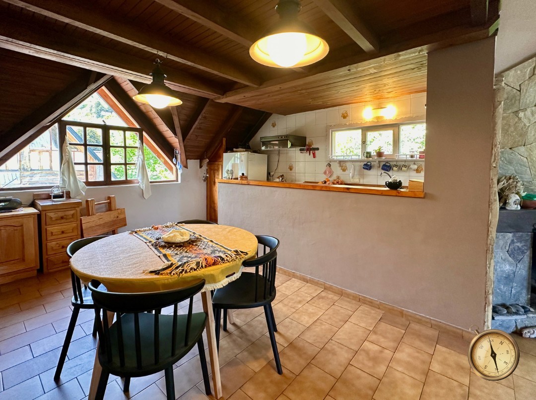 C272 - Casa de 3 dormitorios - 118 m2  en Lote de 500 m2  - Centro