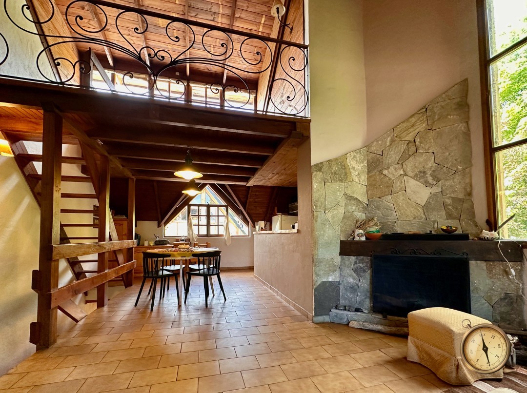 C272 - Casa de 3 dormitorios - 118 m2  en Lote de 500 m2  - Centro