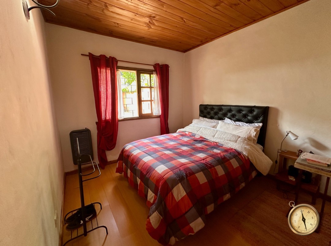 C272 - Casa de 3 dormitorios - 118 m2  en Lote de 500 m2  - Centro