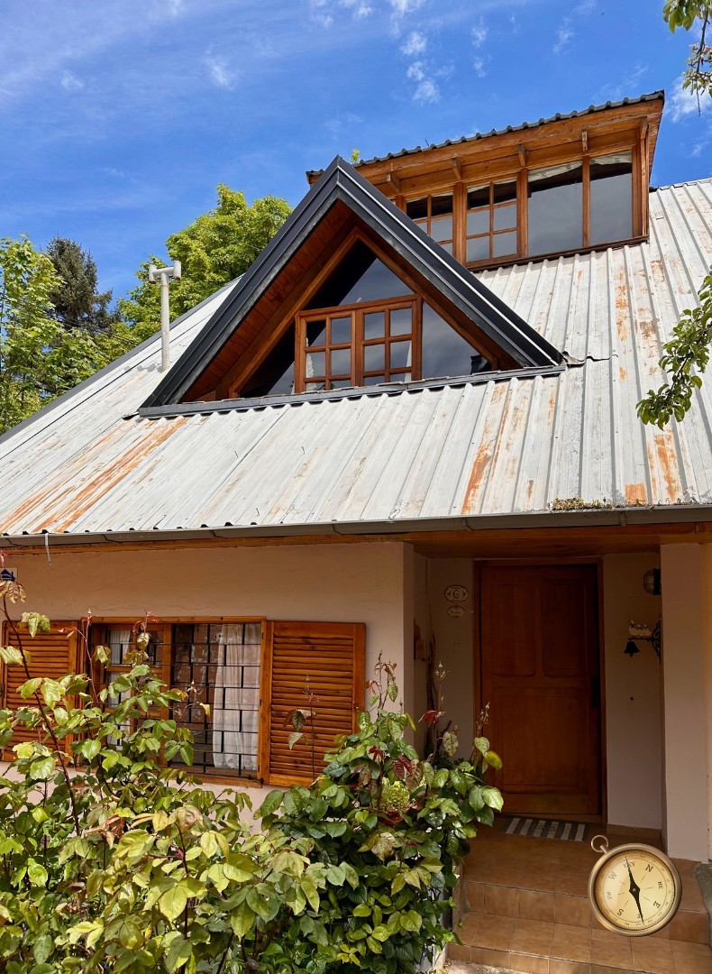 C272 - Casa de 3 dormitorios - 118 m2  en Lote de 500 m2  - Centro