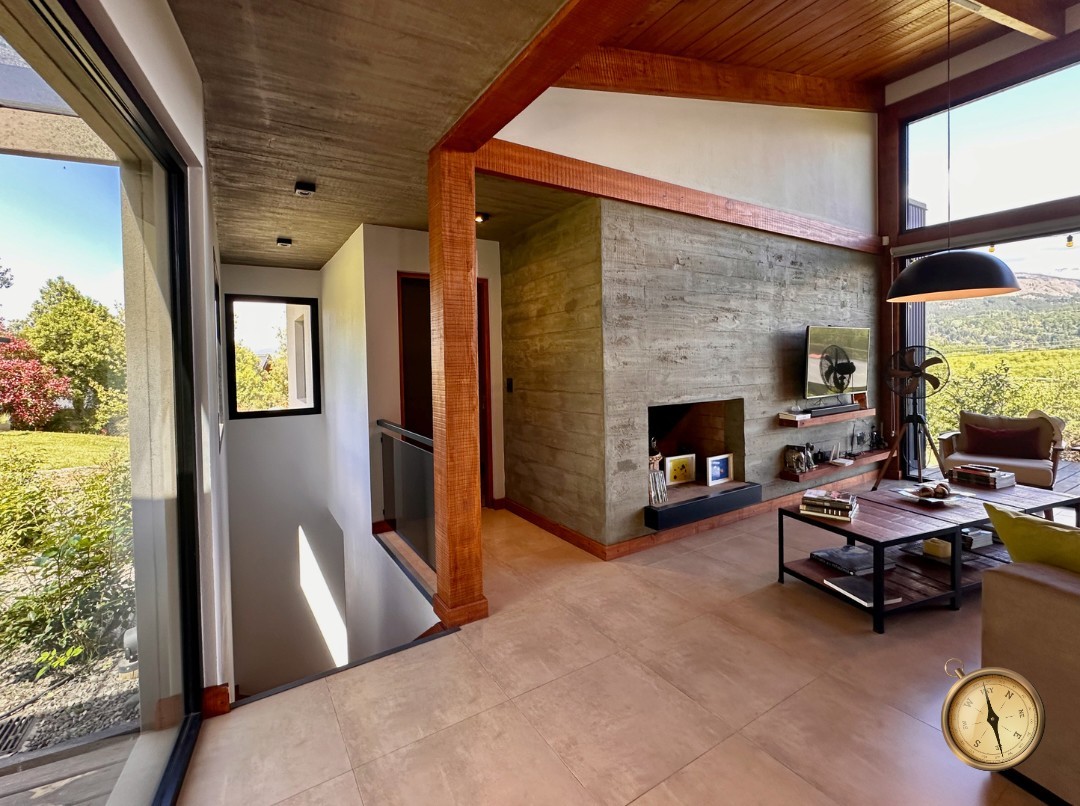 C275 - Casa de 3 dormitorios - 260 m2  en Lote de 3500 m2  - Callejon de GinGins