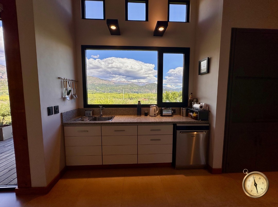 C275 - Casa de 3 dormitorios - 260 m2  en Lote de 3500 m2  - Callejon de GinGins