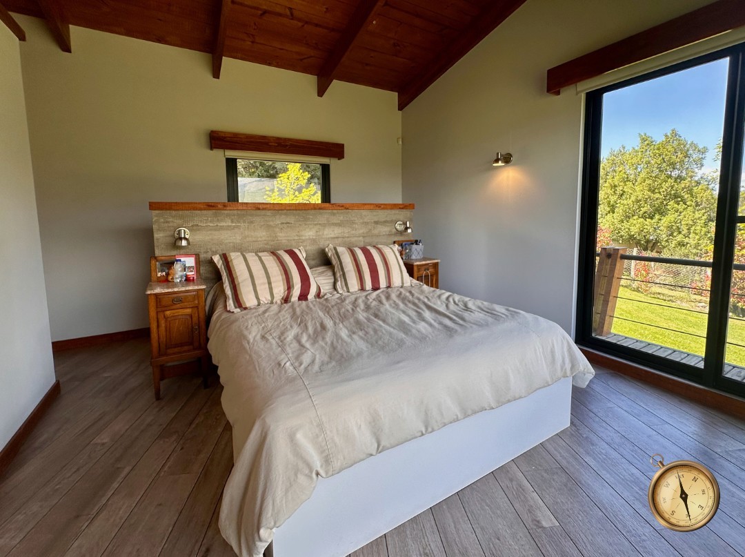 C275 - Casa de 3 dormitorios - 260 m2  en Lote de 3500 m2  - Callejon de GinGins