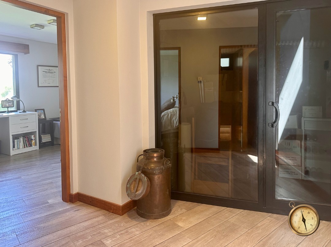 C275 - Casa de 3 dormitorios - 260 m2  en Lote de 3500 m2  - Callejon de GinGins