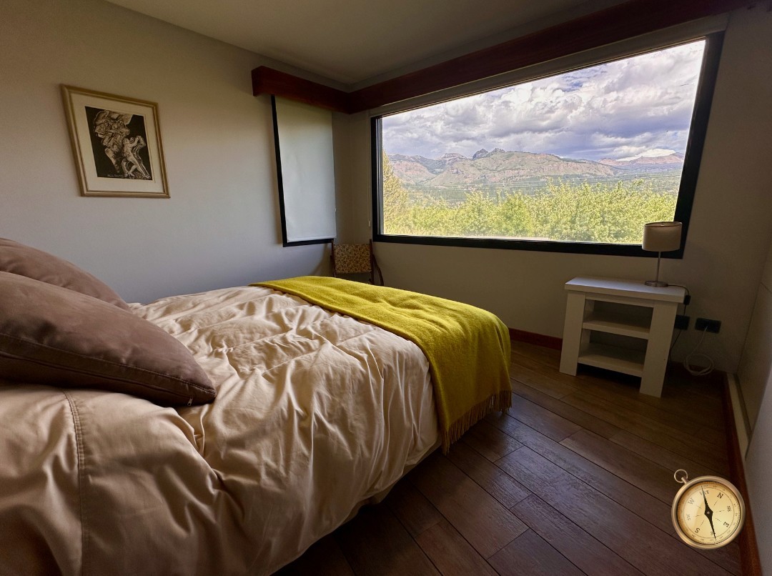 C275 - Casa de 3 dormitorios - 260 m2  en Lote de 3500 m2  - Callejon de GinGins