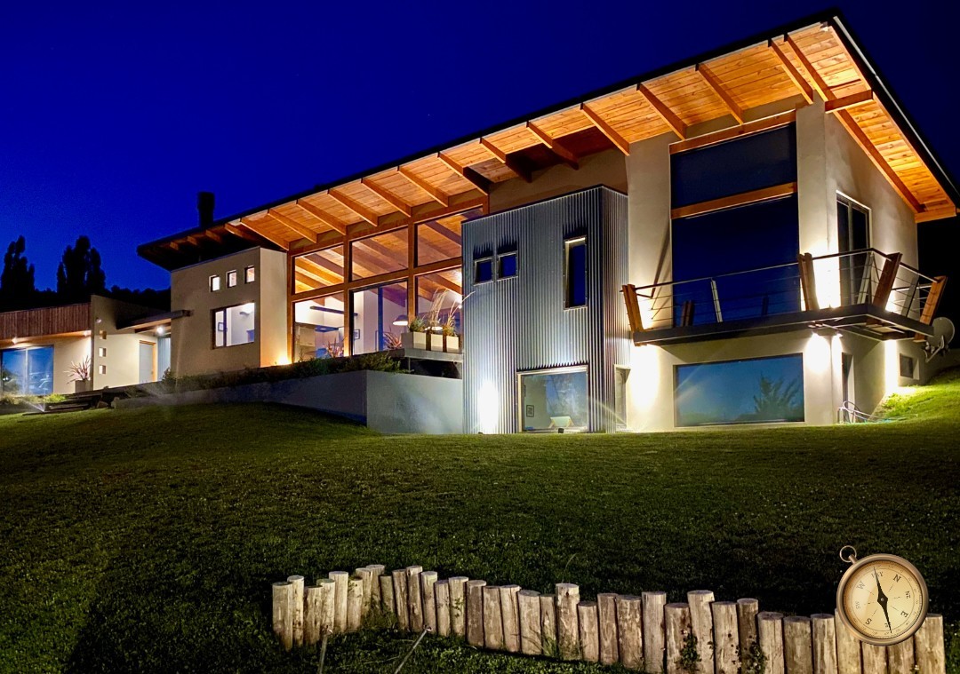 C275 - Casa de 3 dormitorios - 260 m2  en Lote de 3500 m2  - Callejon de GinGins