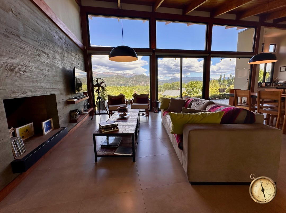 C275 - Casa de 3 dormitorios - 260 m2  en Lote de 3500 m2  - Callejon de GinGins