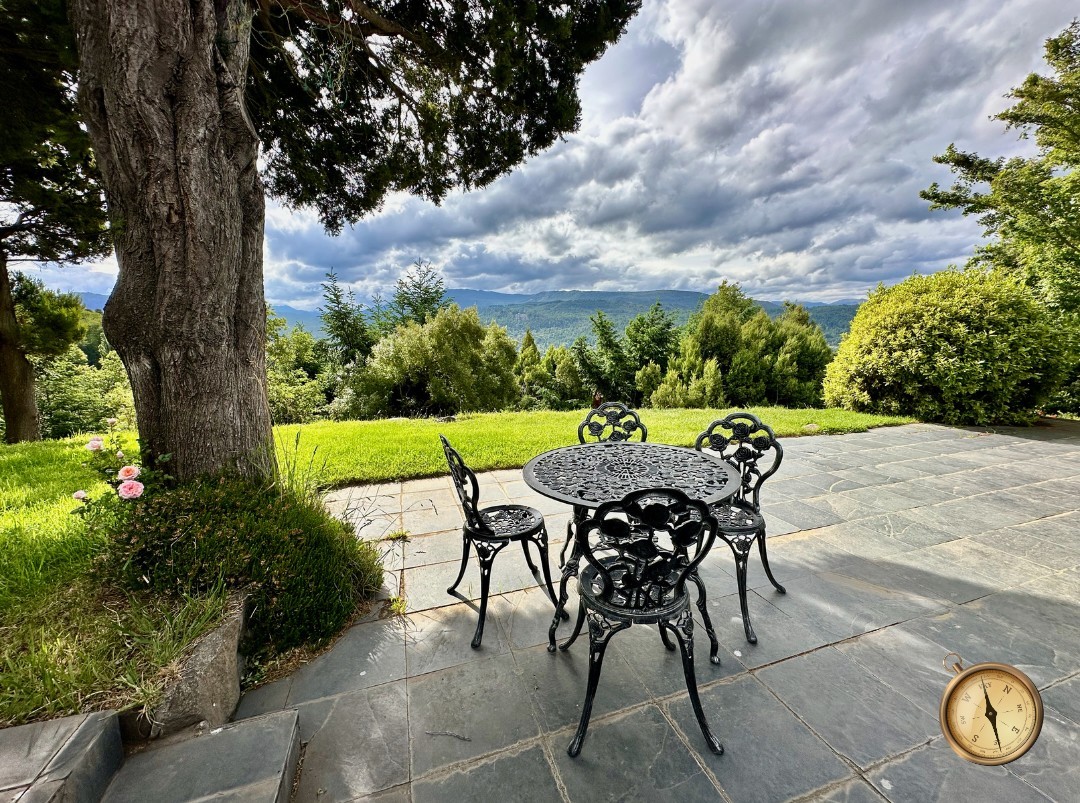 C276 - Casa de 5 dormitorios - 285 m2 mas garage de 50 m2  en Lote de 5016 m2  - Altos de Chapelco