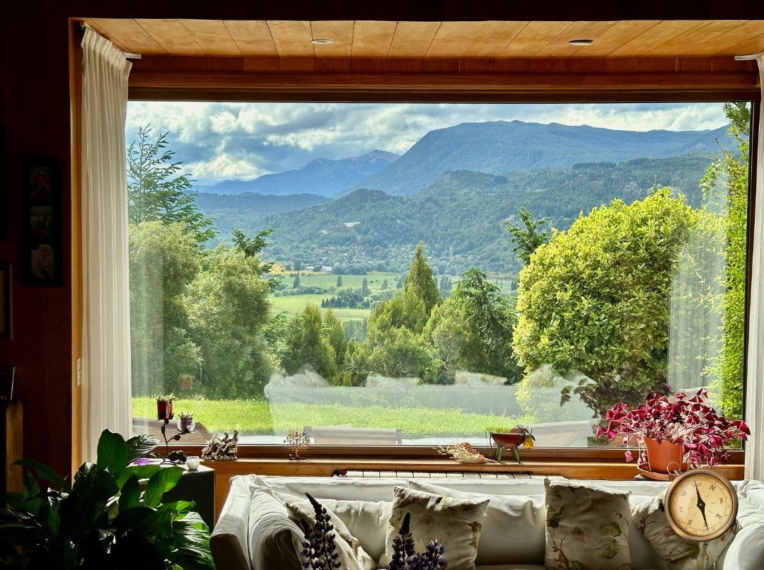 C276 - Casa de 5 dormitorios - 285 m2 mas garage de 50 m2  en Lote de 5016 m2  - Altos de Chapelco