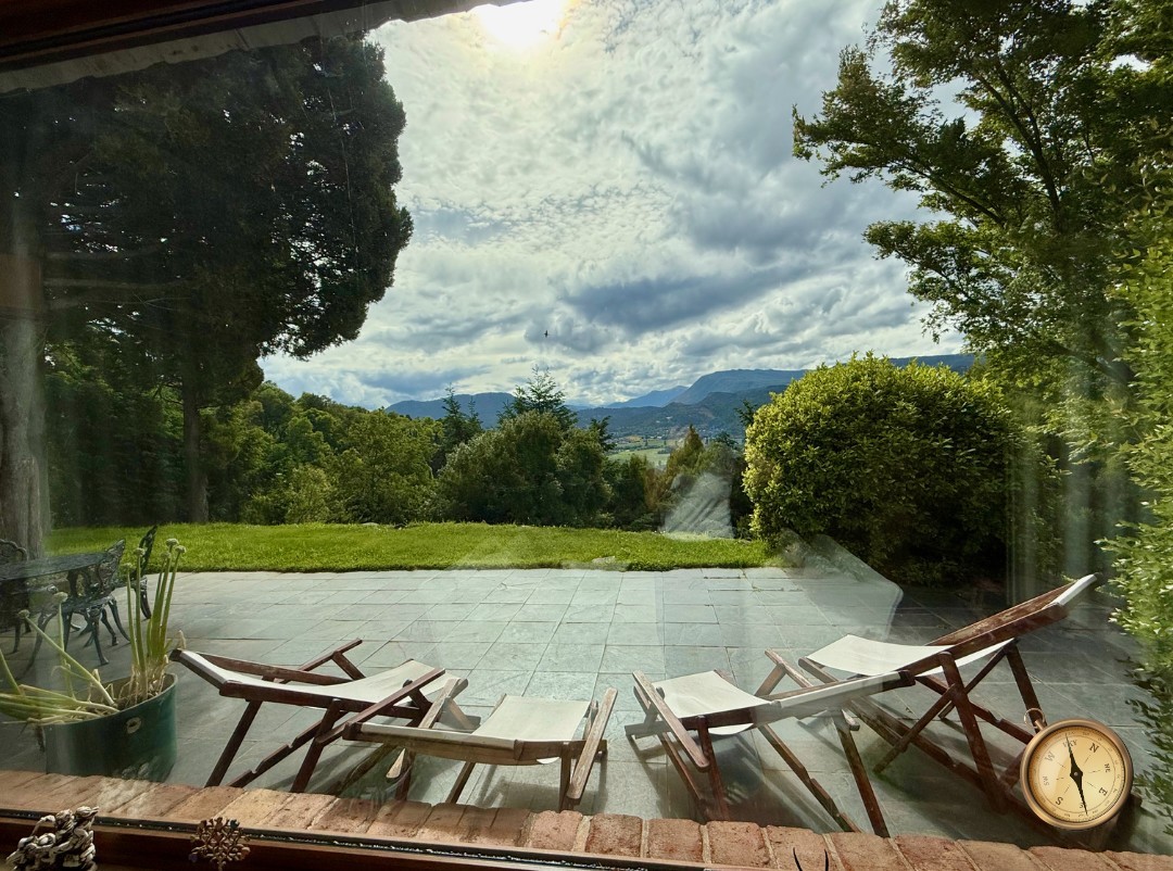 C276 - Casa de 5 dormitorios - 285 m2 mas garage de 50 m2  en Lote de 5016 m2  - Altos de Chapelco