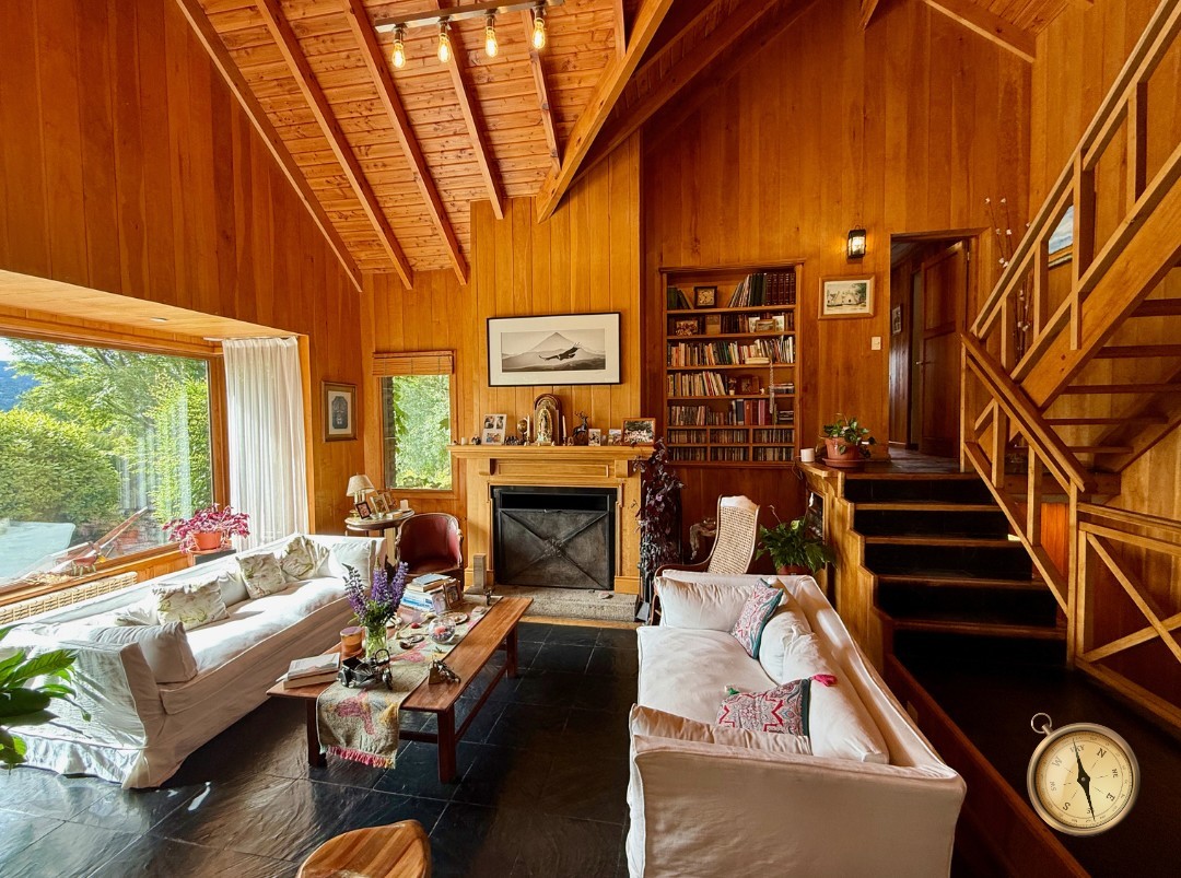 C276 - Casa de 5 dormitorios - 285 m2 mas garage de 50 m2  en Lote de 5016 m2  - Altos de Chapelco