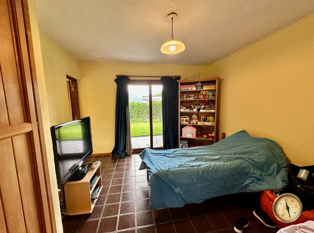 C276 - Casa de 5 dormitorios - 285 m2 mas garage de 50 m2  en Lote de 5016 m2  - Altos de Chapelco