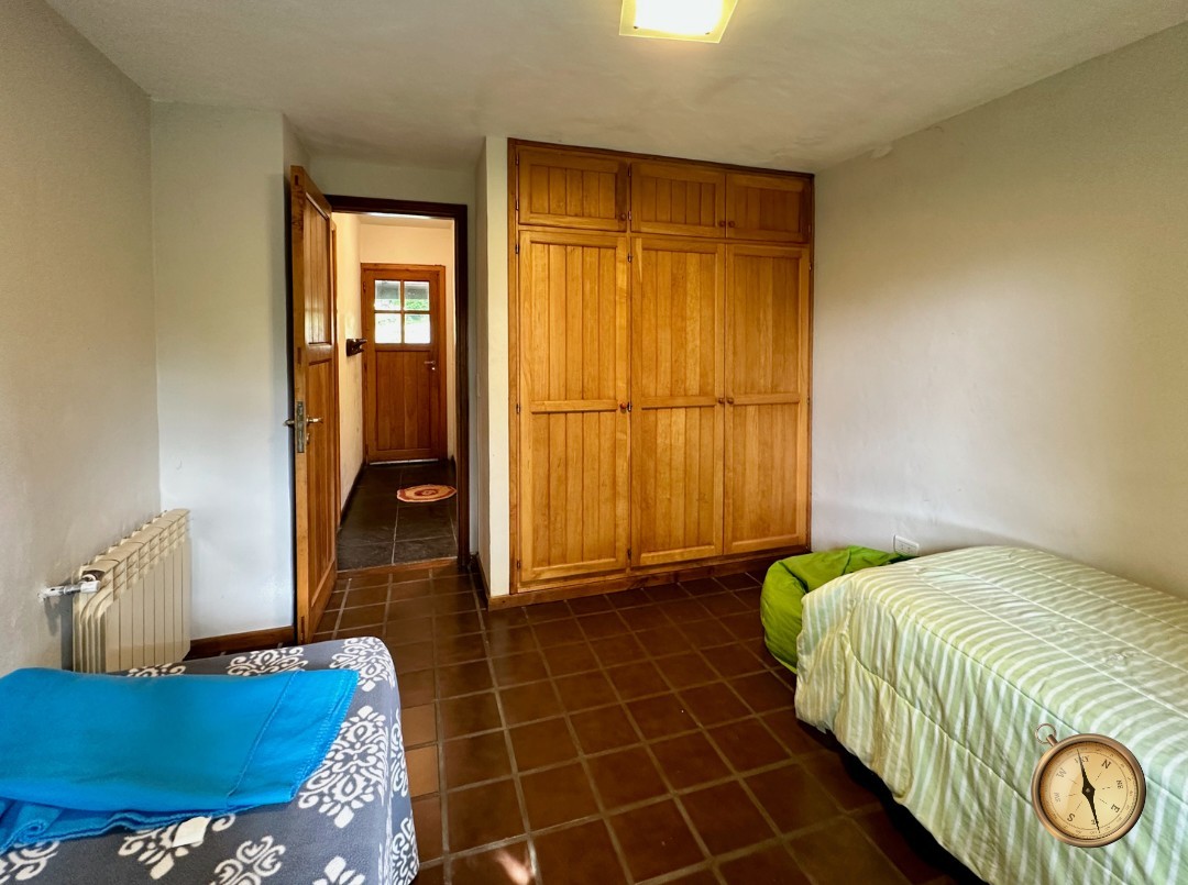 C276 - Casa de 5 dormitorios - 285 m2 mas garage de 50 m2  en Lote de 5016 m2  - Altos de Chapelco