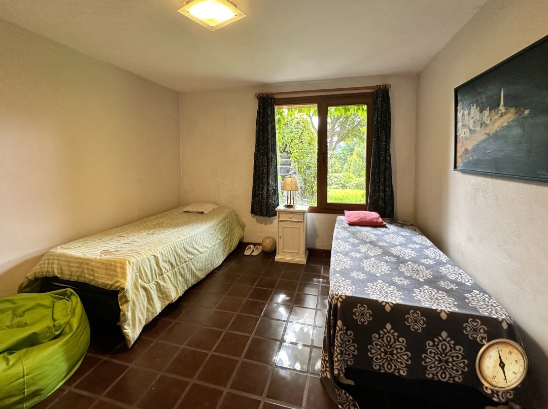 C276 - Casa de 5 dormitorios - 285 m2 mas garage de 50 m2  en Lote de 5016 m2  - Altos de Chapelco