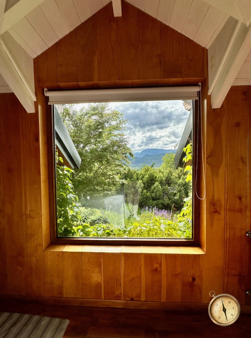 C276 - Casa de 5 dormitorios - 285 m2 mas garage de 50 m2  en Lote de 5016 m2  - Altos de Chapelco