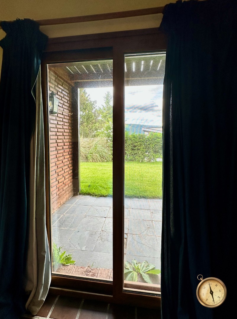 C276 - Casa de 5 dormitorios - 285 m2 mas garage de 50 m2  en Lote de 5016 m2  - Altos de Chapelco