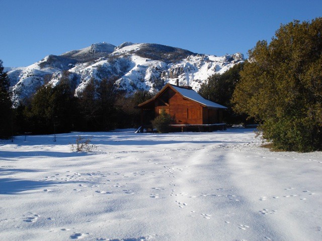 LM004 -  CASA  frente al Lago Meliquina Peninsula. Lote de 1600 m2