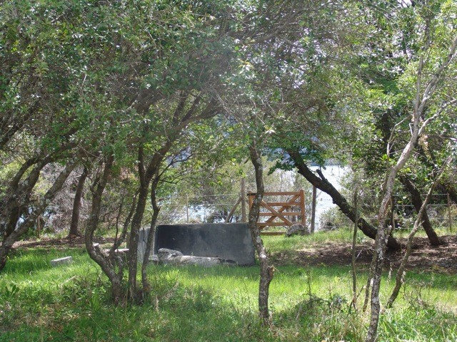 LM004 -  CASA  frente al Lago Meliquina Peninsula. Lote de 1600 m2