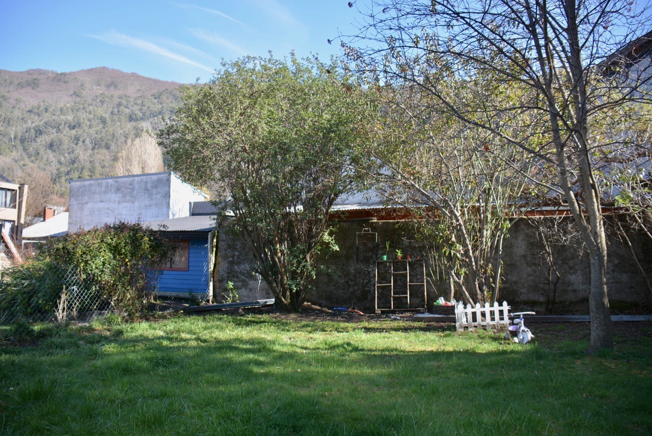 C121 Casa de 3 dormitorios y jardín. Heroes de Malvinas y Elordi - Centro