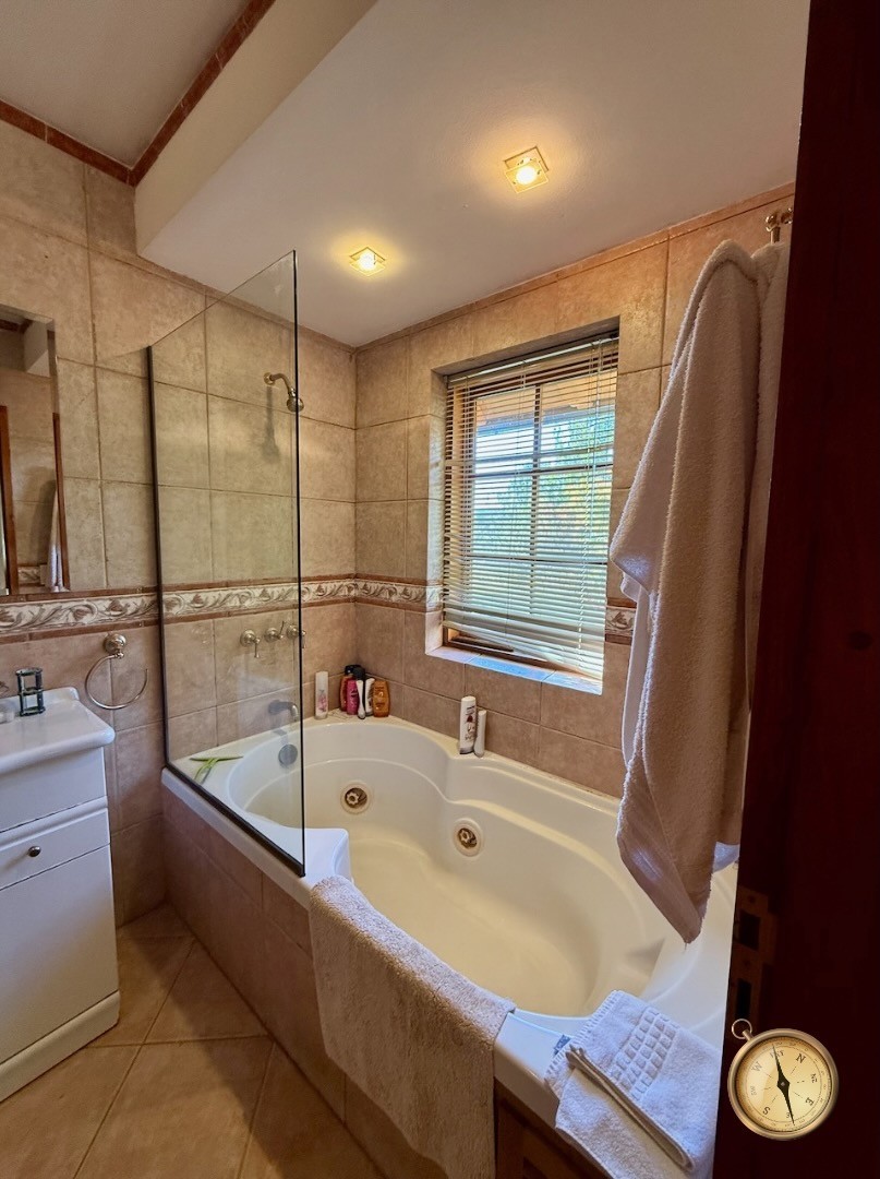 C259 - Casa de tres dormitorios - 230m2 en lote de 2163m2  - Faldeos del Chapelco 