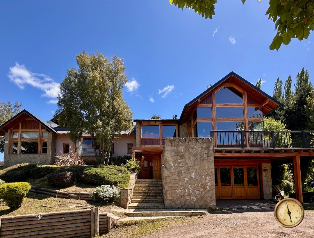 C273 - Casa de 5 dormitorios - 374 m2  en Lote de 2000 m2  - Callejon de GinGins