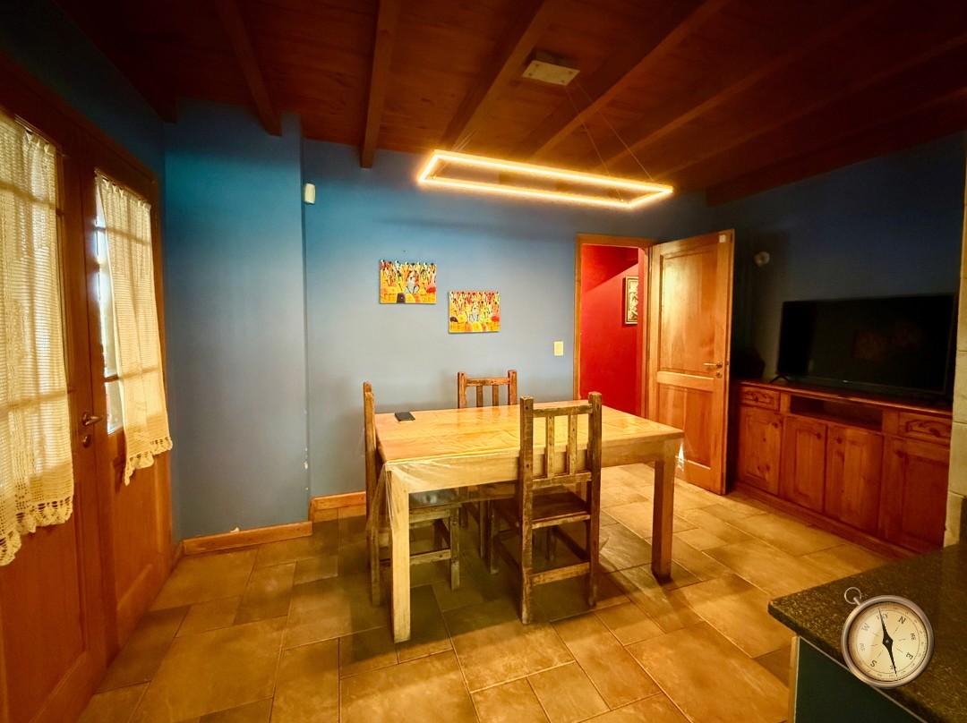 C273 - Casa de 5 dormitorios - 374 m2  en Lote de 2000 m2  - Callejon de GinGins