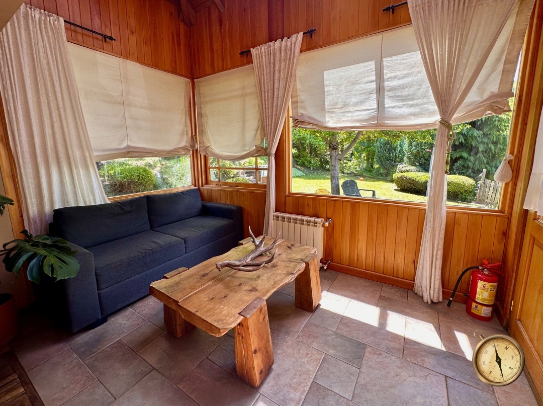 C273 - Casa de 5 dormitorios - 374 m2  en Lote de 2000 m2  - Callejon de GinGins