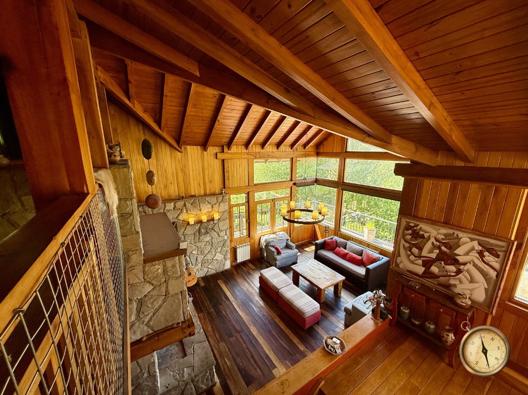 C273 - Casa de 5 dormitorios - 374 m2  en Lote de 2000 m2  - Callejon de GinGins