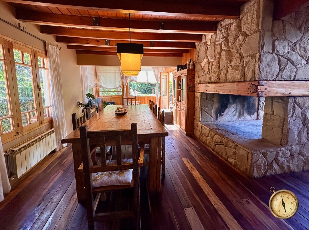 C273 - Casa de 5 dormitorios - 374 m2  en Lote de 2000 m2  - Callejon de GinGins