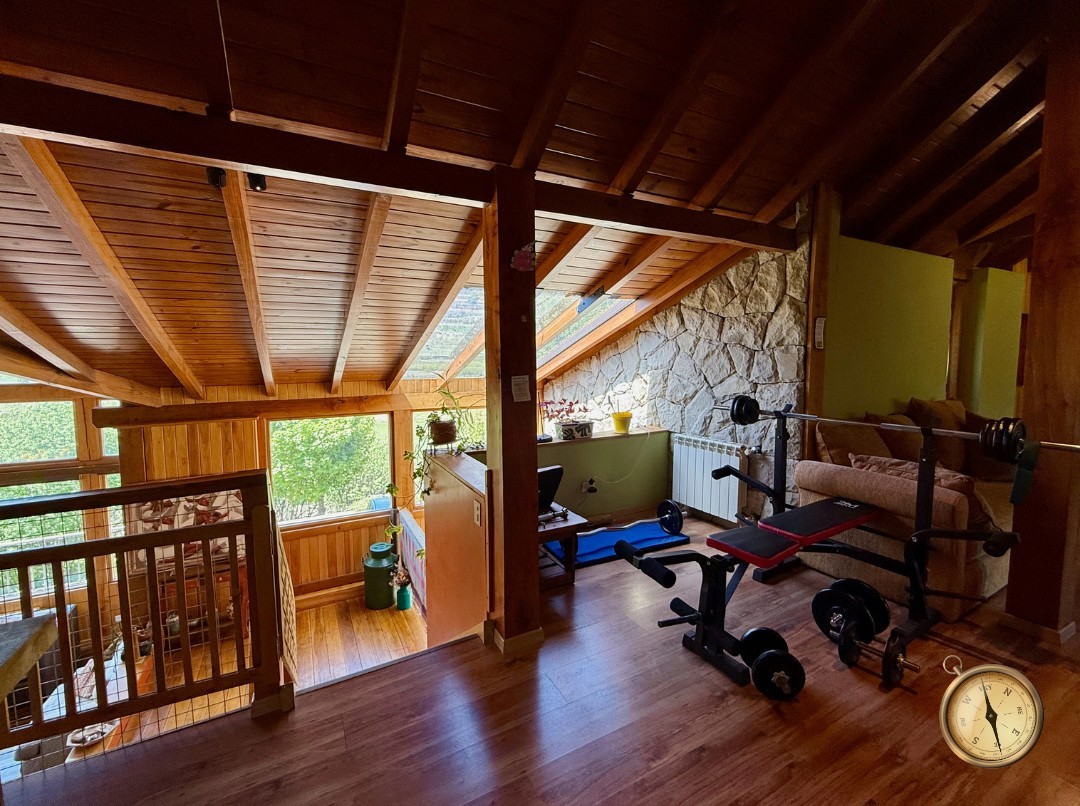 C273 - Casa de 5 dormitorios - 374 m2  en Lote de 2000 m2  - Callejon de GinGins