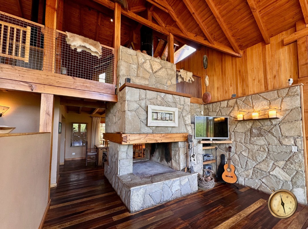 C273 - Casa de 5 dormitorios - 374 m2  en Lote de 2000 m2  - Callejon de GinGins