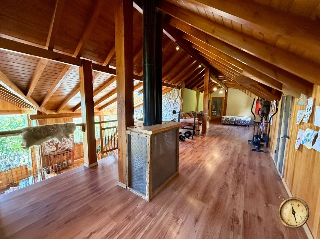 C273 - Casa de 5 dormitorios - 374 m2  en Lote de 2000 m2  - Callejon de GinGins