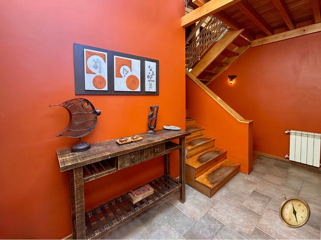 C273 - Casa de 5 dormitorios - 374 m2  en Lote de 2000 m2  - Callejon de GinGins